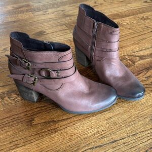 Brand New without Tags Josef Seibel booties. Size 41 or size 10US